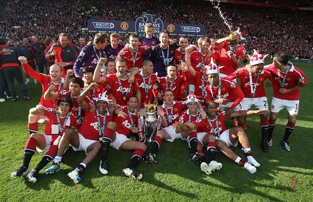 随着足球竞 随着足球竞